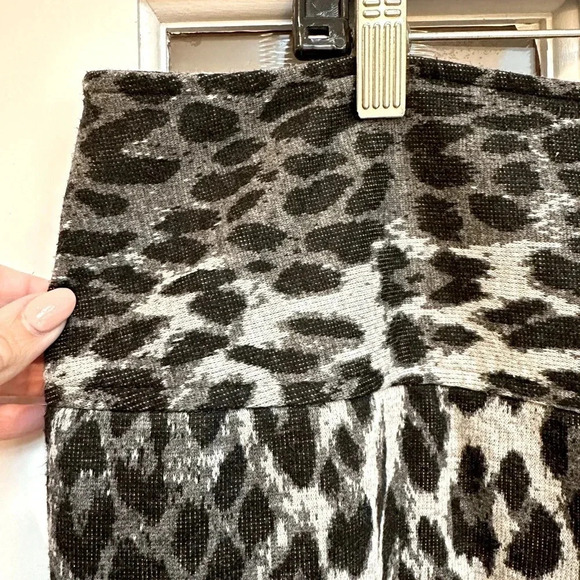 Lane Bryant Side Zip Black & Grey Leopard Print Wrap Skirt Plus Size 22 - Picture 3 of 11